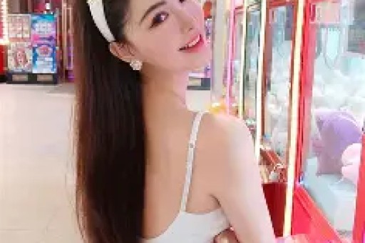 75岁刘晓庆被指耍大牌?与网红王婆同台全程冷场不互动气氛尴尬 75岁刘晓庆被指耍大牌?与网红王婆同台全程冷场不互动气氛尴尬