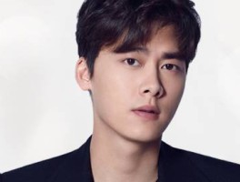 姑婆爆料：某女星离婚净身出户？某女星哭戏全靠眼药水？李易峰为何不上真人秀？韩媒怒骂selina忘恩负义？